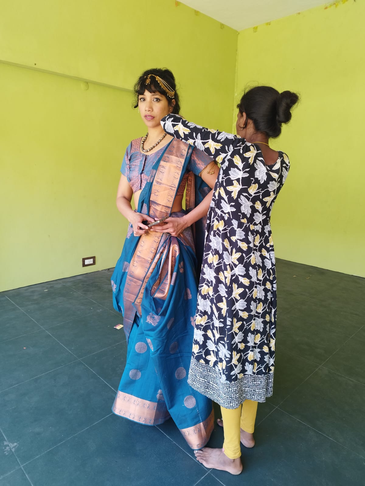 Célia lors d’un séjour en Inde